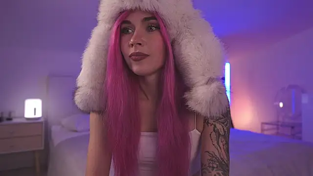 Snapshot of Sarah_Pink chatting on 23, 2, 2025 Sarah Pink online show from 23, 2, 2025