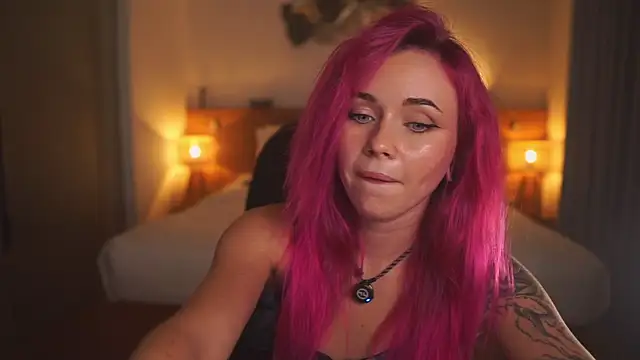 Snapshot of Sarah_Pink chatting on 26, 6, 2026 Sarah Pink online show from 26, 6, 2026