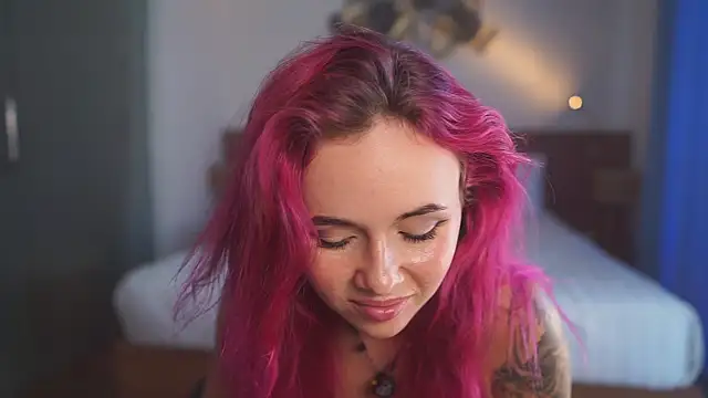 Snapshot of Sarah_Pink chatting on 25, 7, 2026 Sarah Pink online show from 25, 7, 2026