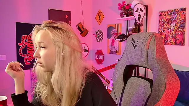 MaoqiBeverly online show from 15, 5, 2026