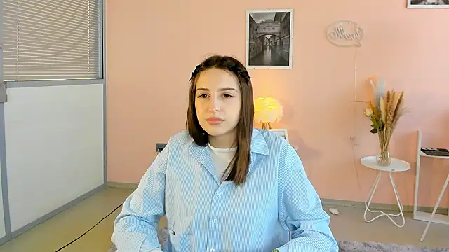 Snapshot of LeanneDinkle chatting on 4, 2, 2026 LeanneDinkle online show from 4, 2, 2026