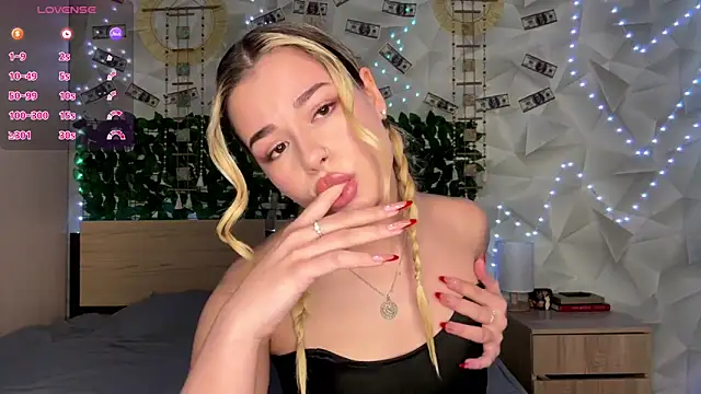 Karina vibe online show from 5, 5, 2026