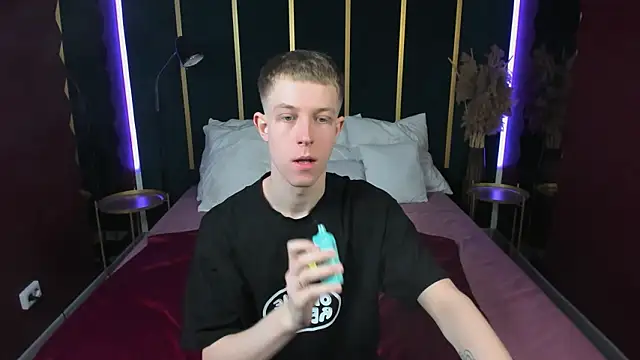 Dylan Norton online show from 25, 3, 2026