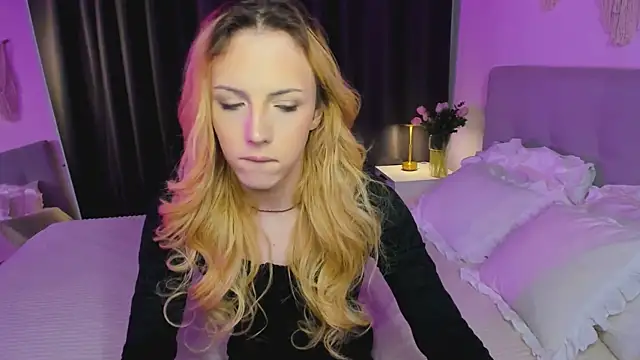 Tiffany  King online show from 7, 5, 2026