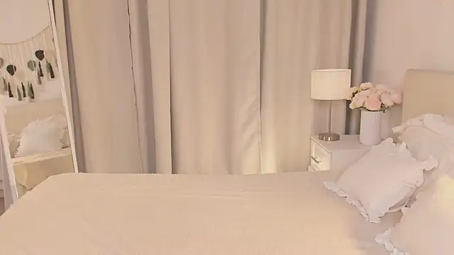 Tiffany  King online show from 4, 4, 2026