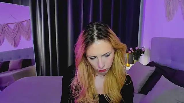 Tiffany  King online show from 8, 5, 2026