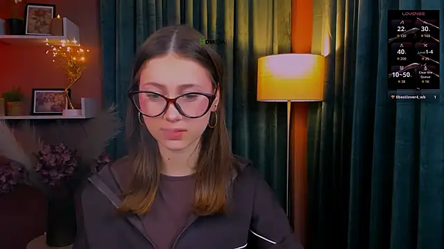 arianaa cat online show from 28, 4, 2026