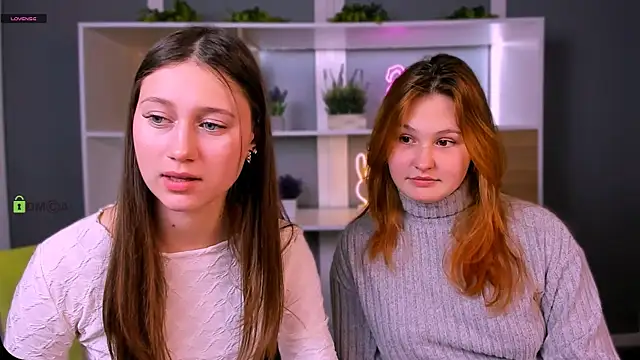 arianaa cat online show from 4, 3, 2026