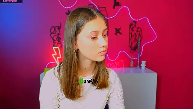 arianaa cat online show from 17, 4, 2026