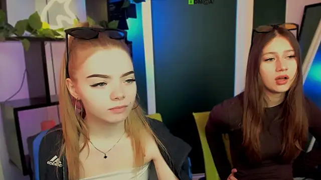 arianaa cat online show from 22, 3, 2026