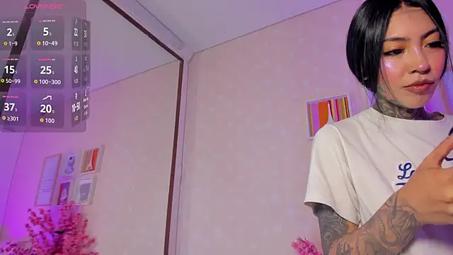 Ashley Blum  online show from 14, 4, 2026