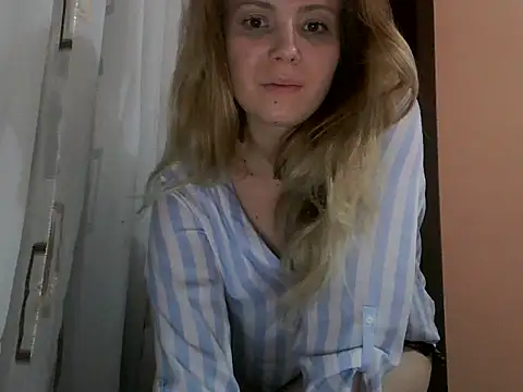 Snapshot of ChleoWild chatting on 6, 2, 2026 ChleoWild online show from 6, 2, 2026