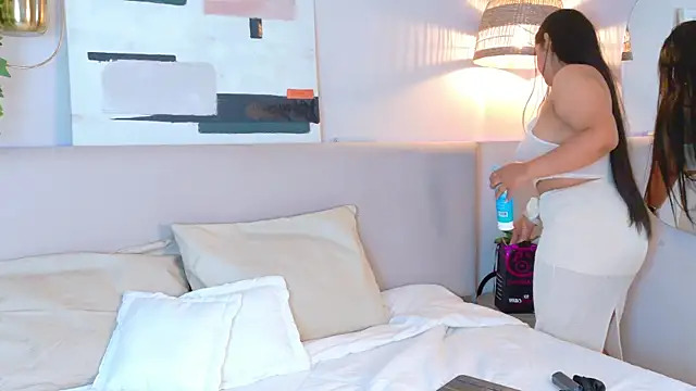 VioletBloomm online show from 8, 2, 2026