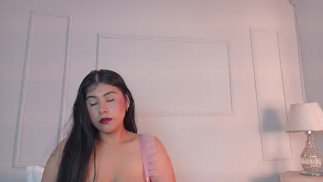 Snapshot of VioletBloomm chatting on 12, 4, 2026 VioletBloomm online show from 12, 4, 2026