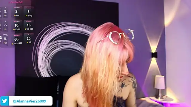 AlannaViera online show from 22, 4, 2026