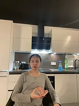 Just-Lilly online show from 10, 4, 2026