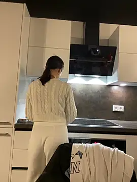 Just-Lilly online show from 5, 4, 2026