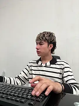 AlexanderCollman2 online show from 28, 4, 2026