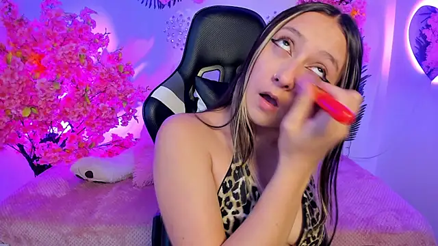 Giselle Laurens  online show from 23, 5, 2026