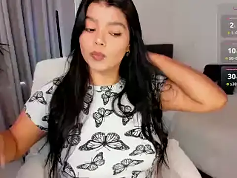 Snapshot of moonhelen chatting on 4, 2, 2026 moonhelen online show from 4, 2, 2026