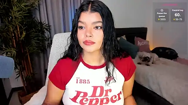 moonhelen online show from 4, 3, 2026