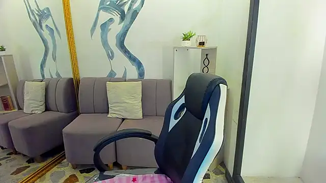 Snapshot of CarolineFyre chatting on 14, 2, 2026 CarolineFyre online show from 14, 2, 2026