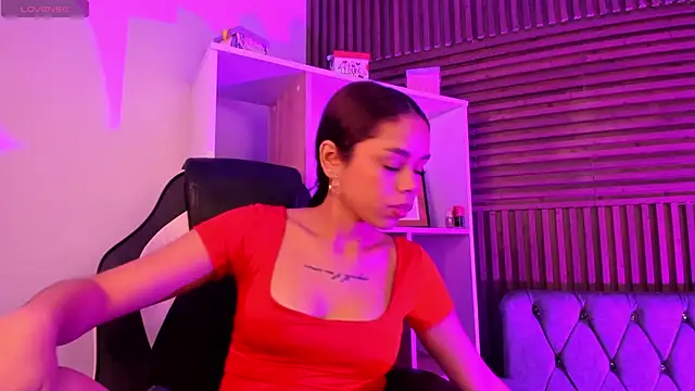 Snapshot of CarolineFyre chatting on 12, 2, 2026 CarolineFyre online show from 12, 2, 2026