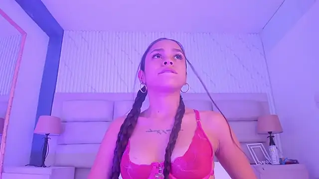 Snapshot of CarolineFyre chatting on 22, 2, 2026 CarolineFyre online show from 22, 2, 2026