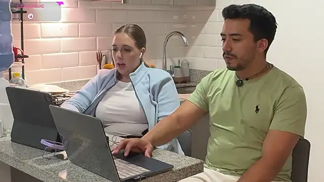 Snapshot of Sofii_n_Diego chatting on 23, 2, 2026 Sofii n Diego online show from 23, 2, 2026