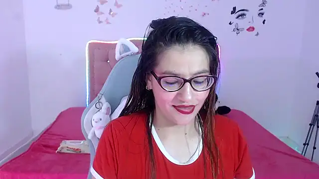 Snapshot of snowhot-69 chatting on 31, 5, 2026 snowhot-69 online show from 31, 5, 2026