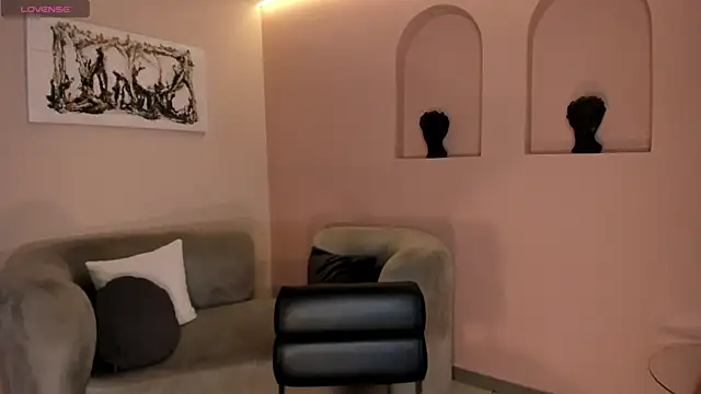 LucieMartin online show from 10, 4, 2026