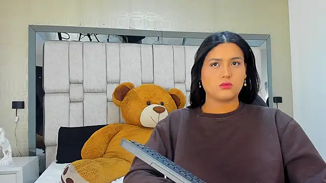 ValeryCooper18 online show from 17, 2, 2026