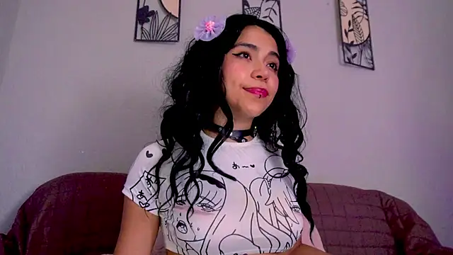 Snapshot of loveegirll1 chatting on 8, 7, 2026 loveegirll1 online show from 8, 7, 2026