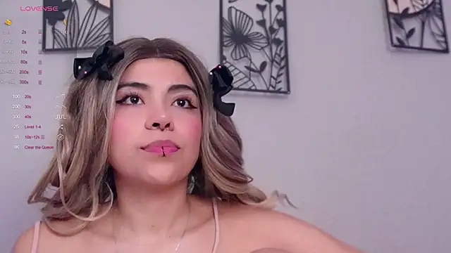 Snapshot of loveegirll1 chatting on 8, 2, 2026 loveegirll1 online show from 8, 2, 2026