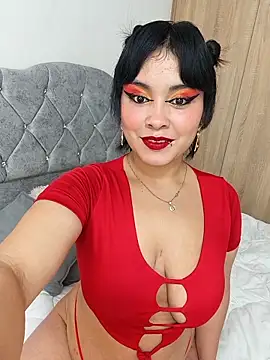 Snapshot of zoe_love18 chatting on 7, 5, 2026 zoe love18 online show from 7, 5, 2026