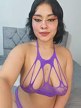 Snapshot of zoe_love18 chatting on 19, 5, 2026 zoe love18 online show from 19, 5, 2026