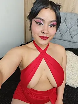 Snapshot of zoe_love18 chatting on 13, 7, 2026 zoe love18 online show from 13, 7, 2026