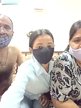 HoneyHush online show from 24, 4, 2026