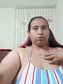 Snapshot of BustySexy_Nataly chatting on 25, 5, 2026 BustySexy Nataly online show from 25, 5, 2026