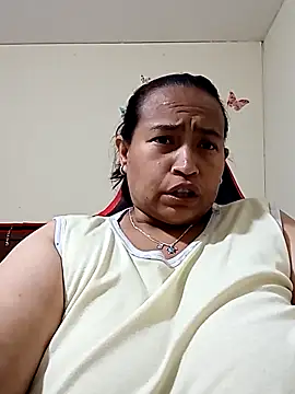 Snapshot of BustySexy_Nataly chatting on 4, 5, 2026 BustySexy Nataly online show from 4, 5, 2026