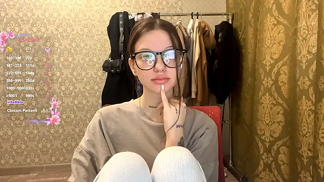 Snapshot of LumPetal chatting on 12, 2, 2026 LumPetal online show from 12, 2, 2026