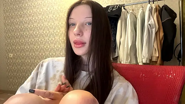 Snapshot of LumPetal chatting on 10, 2, 2026 LumPetal online show from 10, 2, 2026