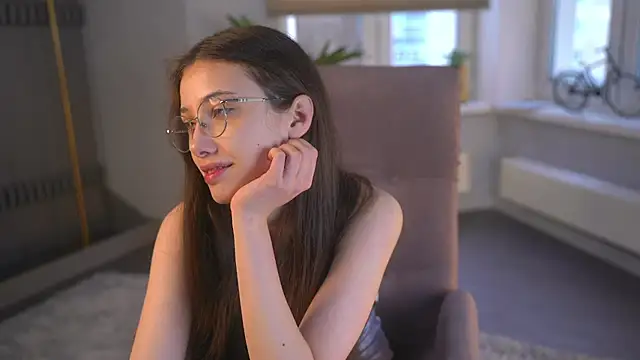 Snapshot of PamTrower chatting on 6, 2, 2026 PamTrower online show from 6, 2, 2026