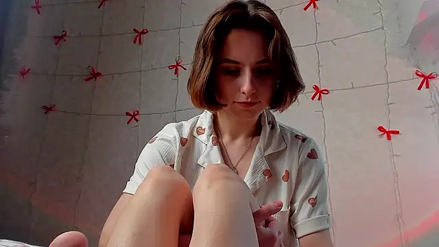 Snapshot of VelvetCaress chatting on 9, 2, 2026 VelvetCaress online show from 9, 2, 2026