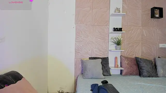 RebecaBlack  online show from 10, 4, 2026