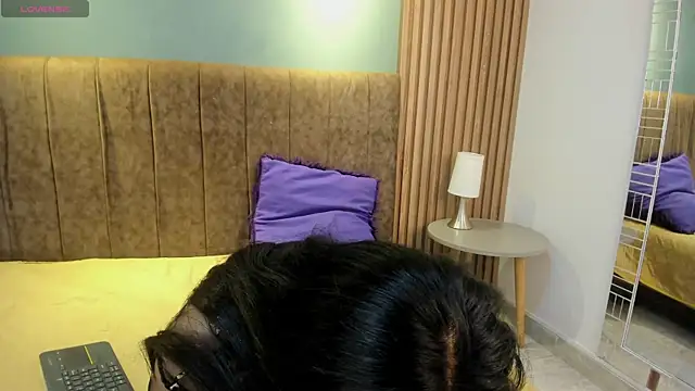 HannaWen  online show from 11, 4, 2026