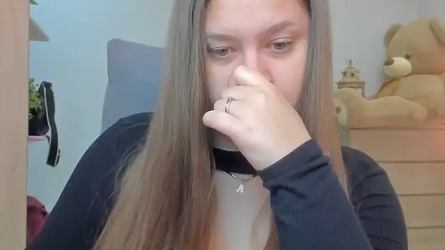 Snapshot of Maddinia chatting on 28, 2, 2026 Maddinia online show from 28, 2, 2026