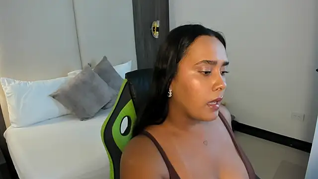 sophia solerr online show from 14, 4, 2026