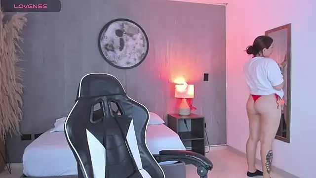 charlottee27  online show from 15, 2, 2026