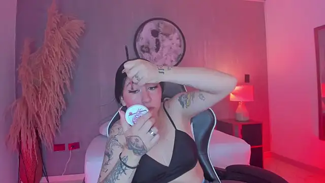 charlottee27  online show from 23, 5, 2026